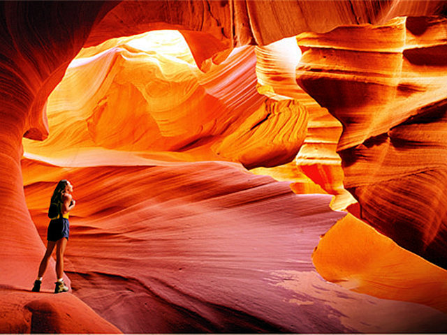 1 Day Tour Upper or Lower Antelope Canyon, Horseshoe Bend from Las Vegas (14 People Small Tour & Lunch)